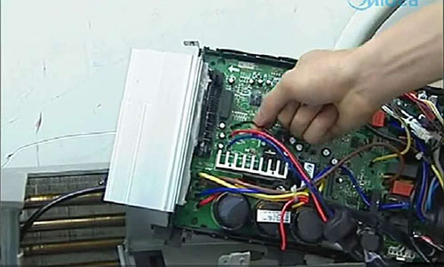 通川美的空调电话是多少