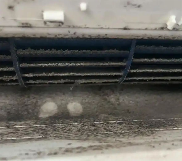 通川空调吹的风有股烧焦味是怎么回事